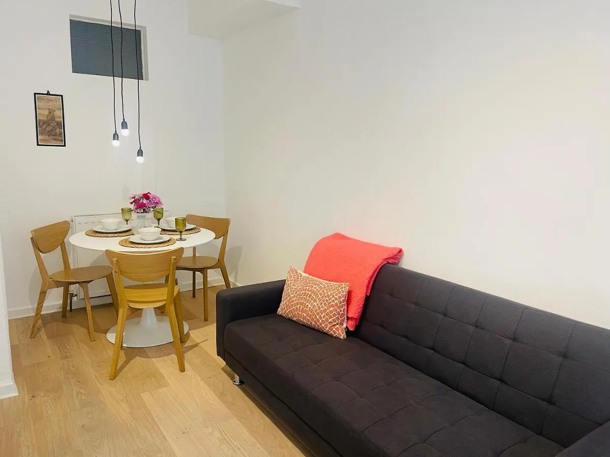 Ground Floor 1 Bedroom Flat In The City Centre Edinburgh