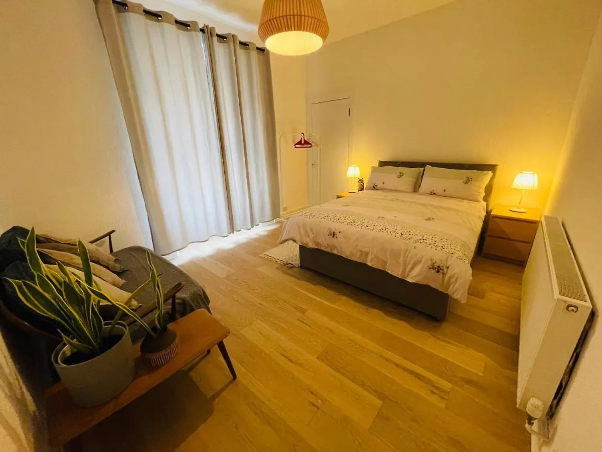 Ground Floor 1 Bedroom Flat In The City Centre Edinburgh 0*,