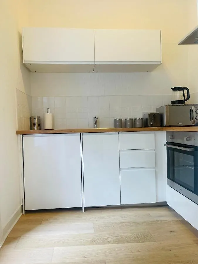 Ground Floor 1 Bedroom Flat In The City Centre Edinburgh