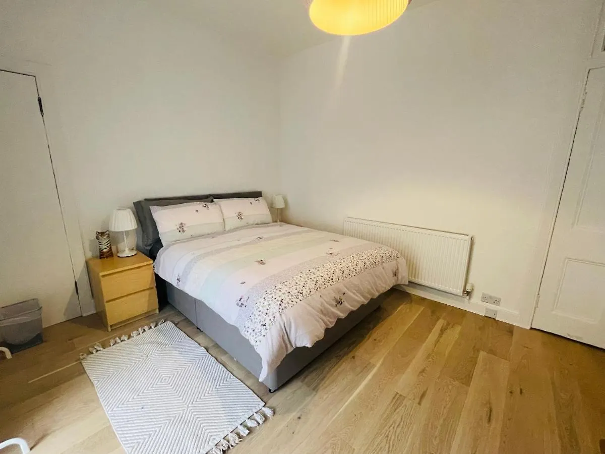Ground Floor 1 Bedroom Flat In The City Centre Edinburgh Apartment