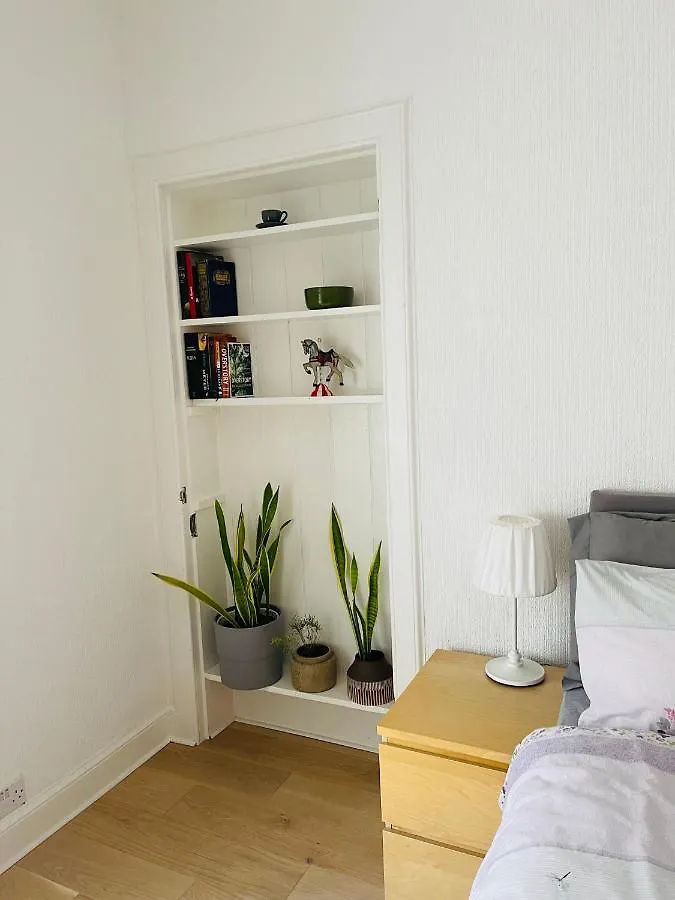 Ground Floor 1 Bedroom Flat In The City Centre Edinburgh Apartment